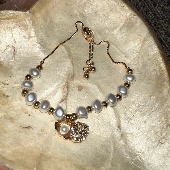 Elegant Freshwater Pearl Bracelet for Women - Sophisticated - Picture 6 of 6